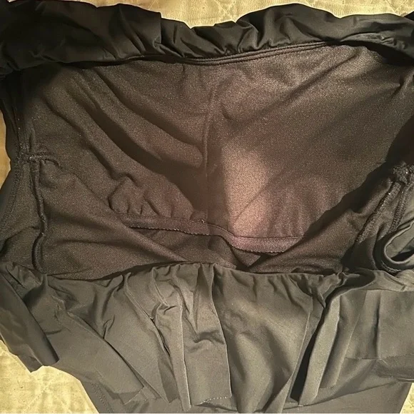 Women’s Black Off-Shoulder One Piece Swimsuit-Francesca’s- large.New Never worn - Picture 6 of 8